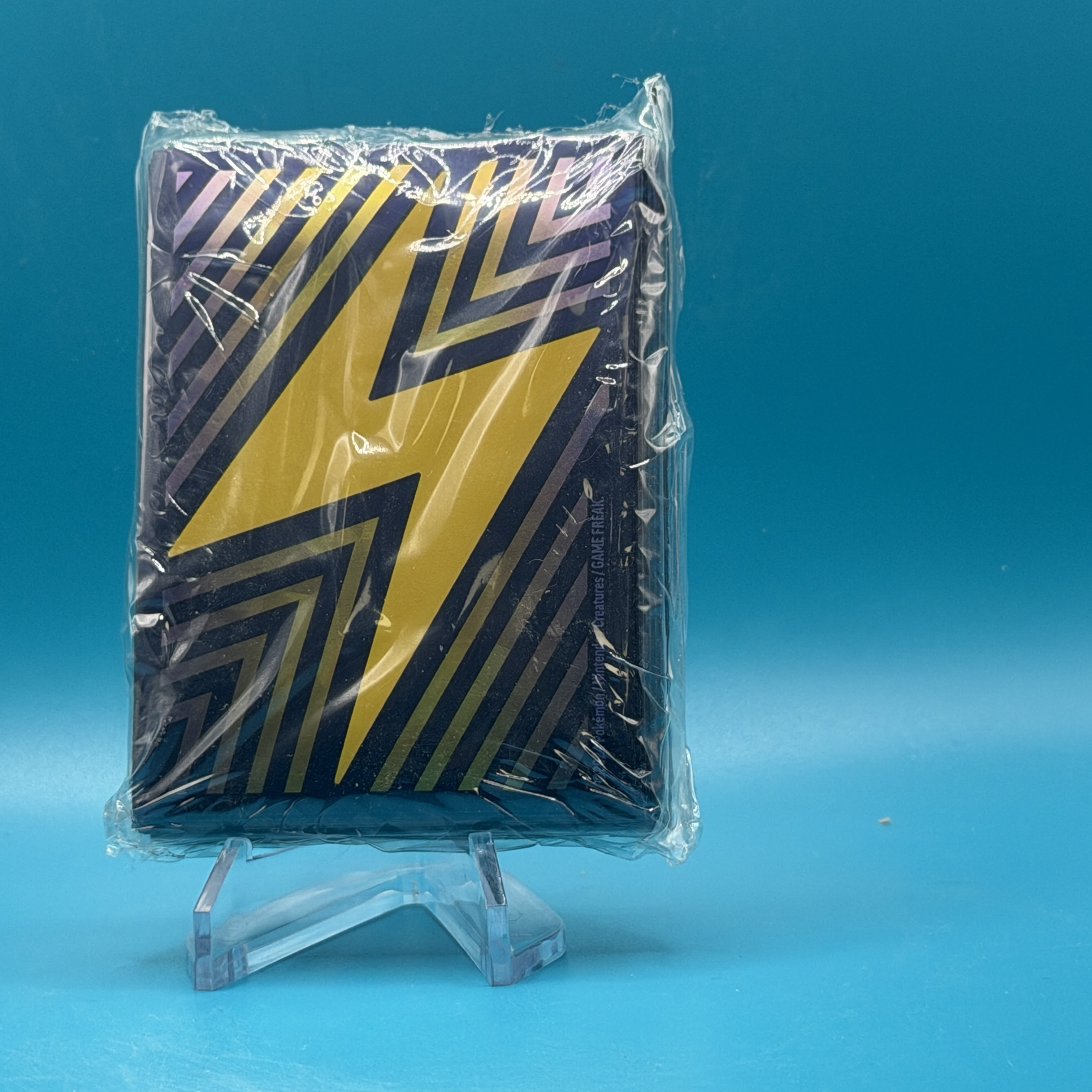 Lightning Bold Card Sleeves